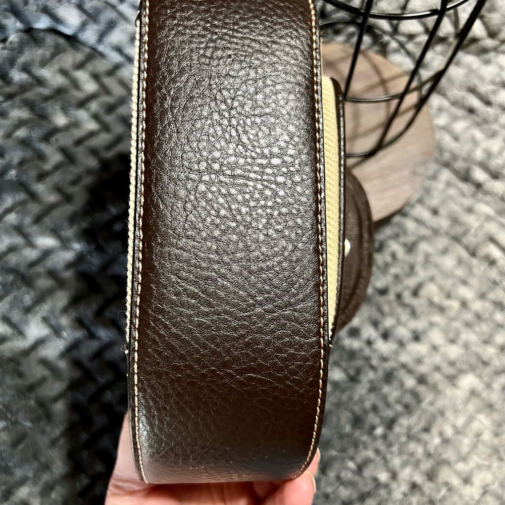 Elegant Etienne Aigner Tan and Brown Women's Shoulder Bag. - Picture 11 of 12